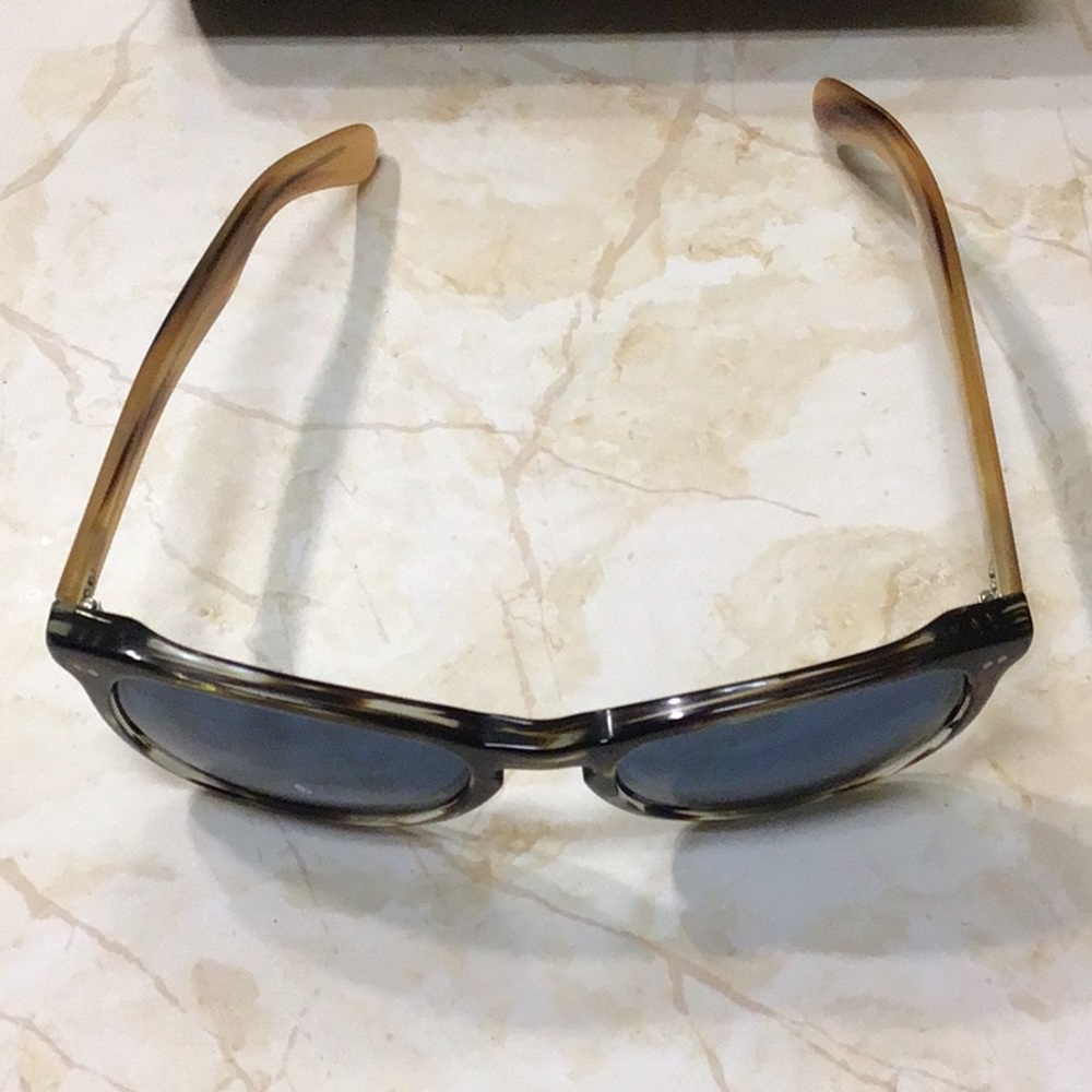 Burberry sunglasses - Picture 3 of 6